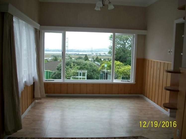217 Te Atatu Road Te Atatu South_9