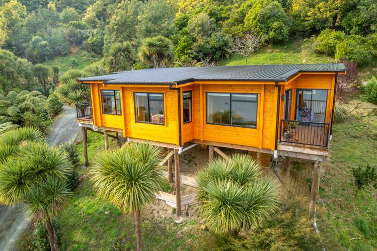 127 Queen Charlotte Drive Havelock_3