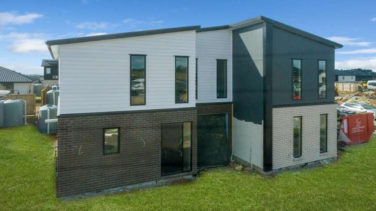 45 Cabourne Drive Glenview_7