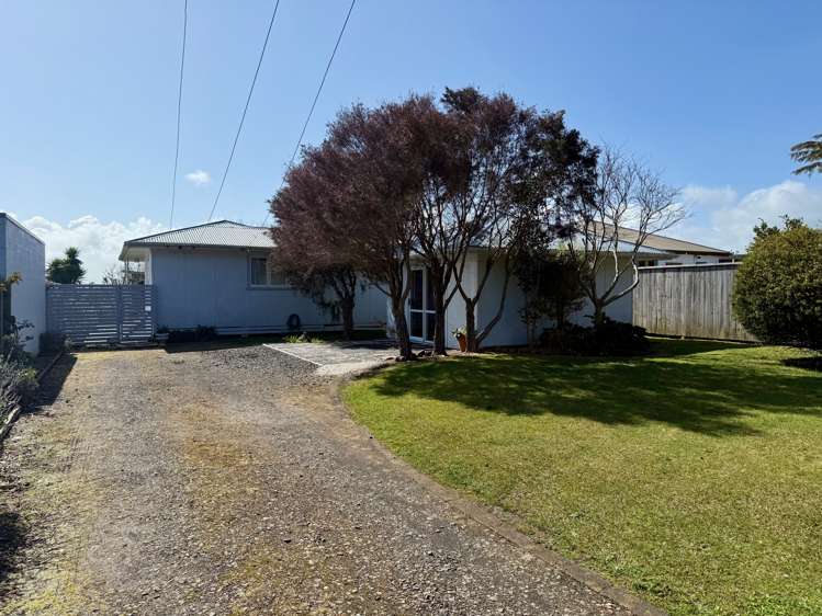 27 Lorenzen Bay Road Raglan_18