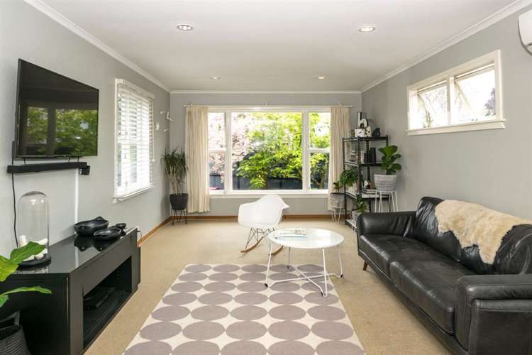 8 Edinburgh Crescent Redwoodtown_9