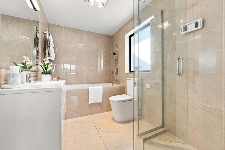 3 Golden Avenue Flat Bush_30