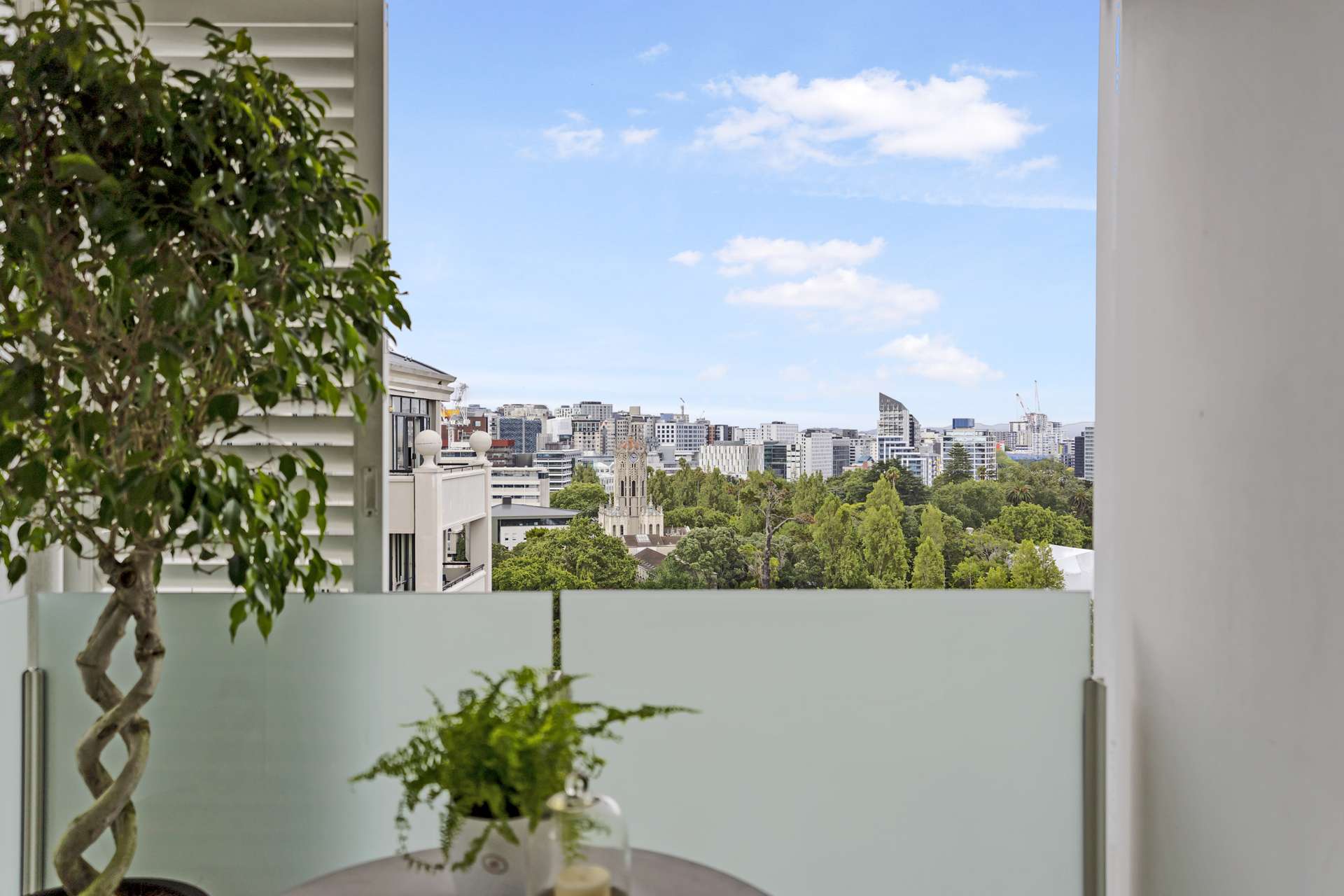 2202/10 Waterloo Quadrant Auckland Central_0