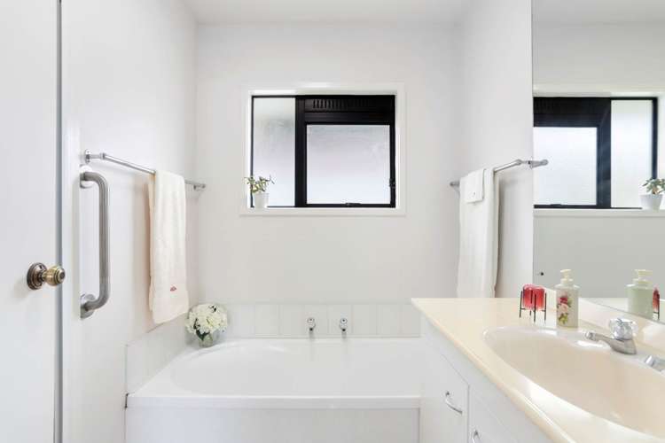 3/20 Woodward Avenue Mangere Bridge_15