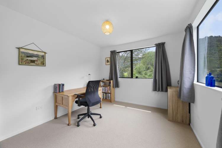 28 Lady Cobham Grove Anakiwa and Surrounds_17