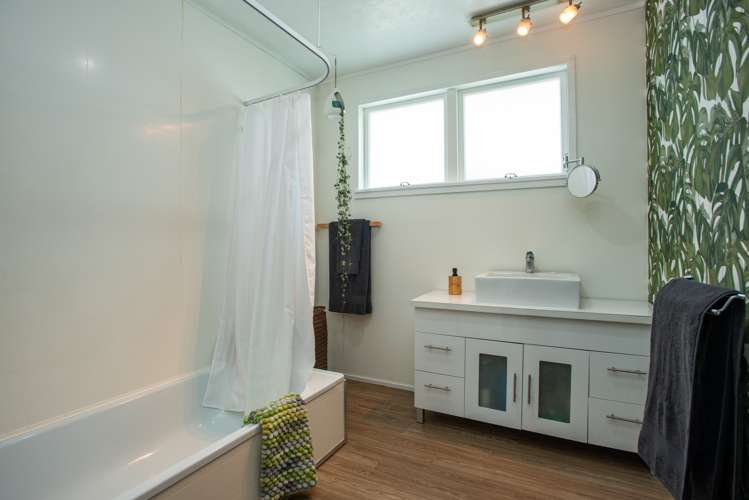 20 Deakin Place Clive_14