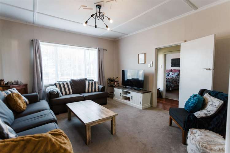 902 Queen Street East Parkvale_1