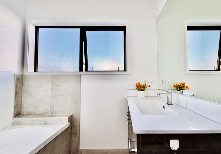 7 Awamarino Way Westgate_18