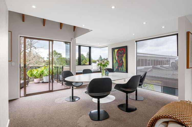 999 River Road Queenwood_10