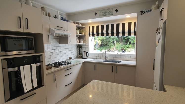 12 Beach Street Sandspit_12