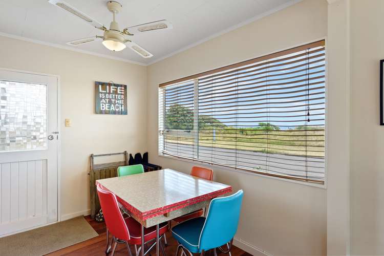 22 Marine Parade Otaki Beach_7