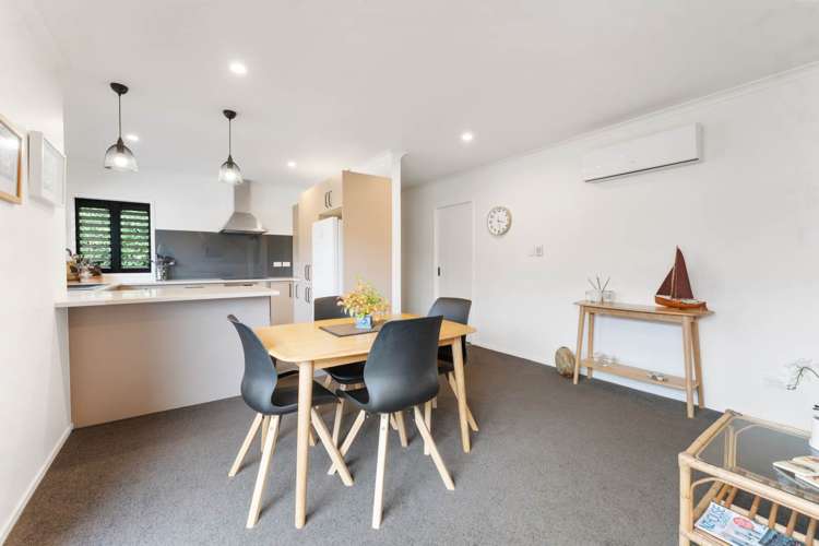 4B Lillian Place Orewa_10