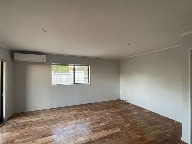 2/13 Estelle Place Farm Cove_6