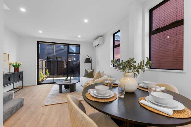 3/7 Donald Place Merivale_2