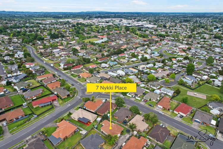 7 Nykki Place Papakura_23