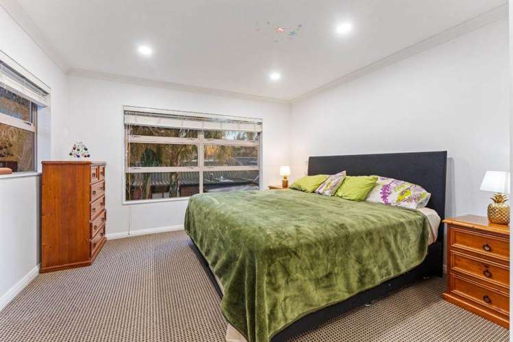 26A Beach Road Pahurehure_15
