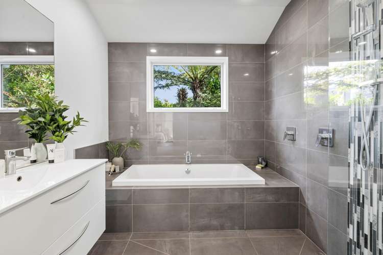 25 Whitby Crescent Mairangi Bay_14