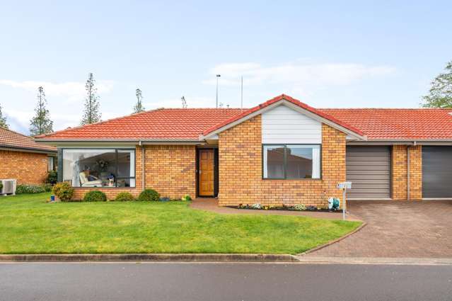 Sunny Comfort in a Friendly Community