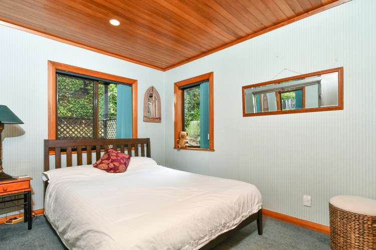 49 Waitakere Road Waitakere_14