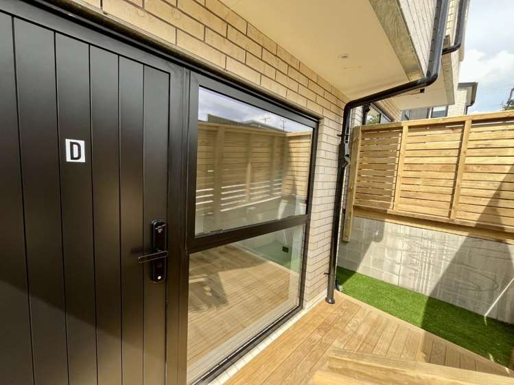 98D Royal Road 11410_15