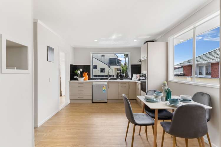 2 Archlynn Road Kelston_6