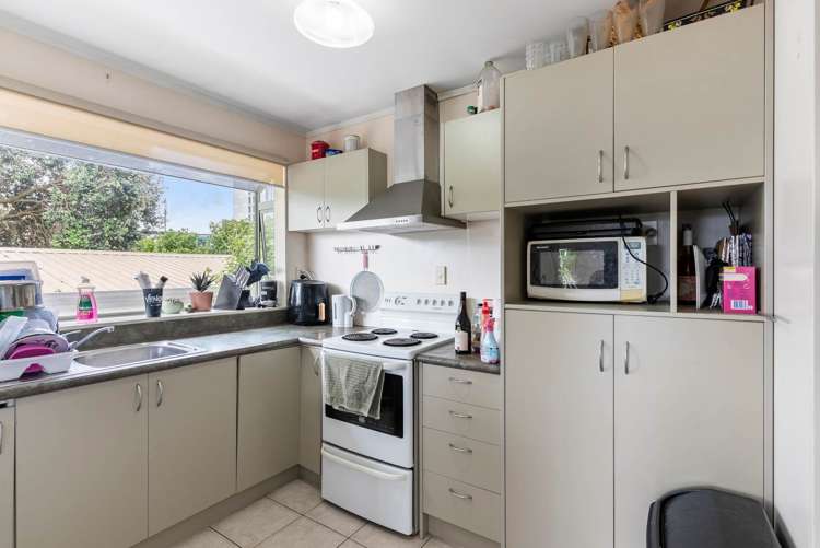 282 West Coast Road Glen Eden_14