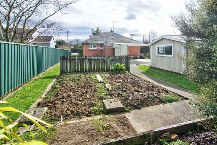 248 High Street North Carterton_19