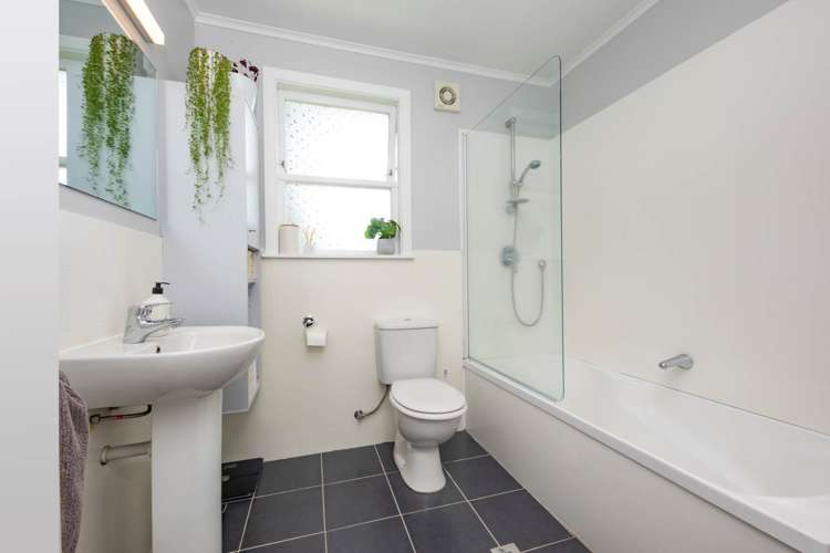 2/70 Nikau Street New Lynn_14