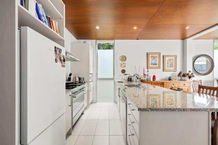 5/3 Severn Street Island Bay_5