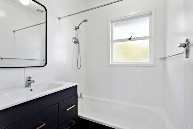 3/168 Onewa Road Northcote_6