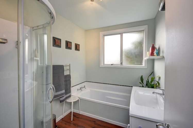 24 Angle Avenue Tainui_5