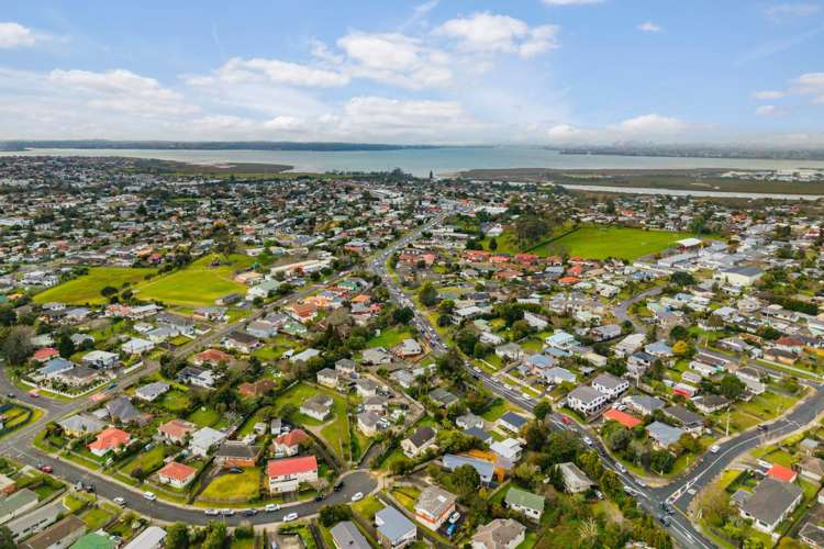 18 Castaing Crescent Te Atatu South_16