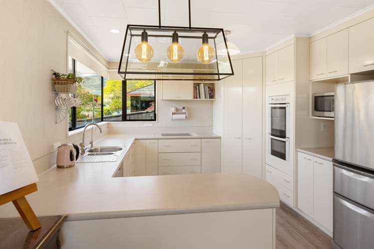 5 Stead Crescent Stoke_5