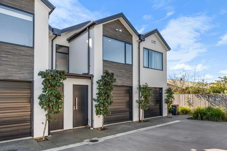 2/129 Brougham Street_0