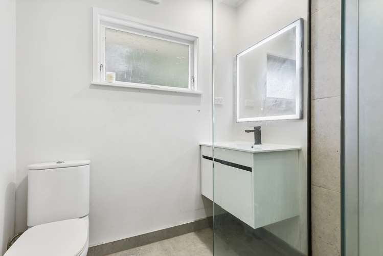 2/30 Diana Drive Glenfield_11