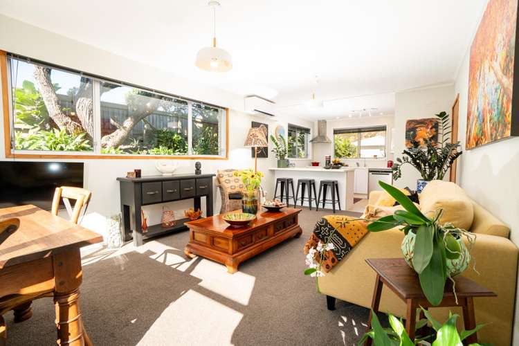 5/27 Beach Road Paekakariki_12