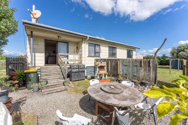 17 Kitchener Street Te Horo Beach_1