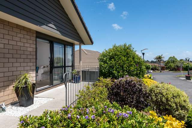 5 Royalle Mews Botany Downs_1