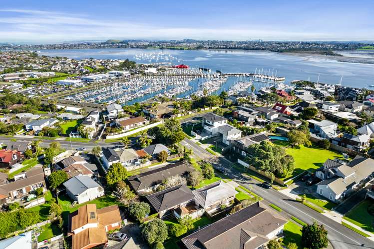 1/27 Sea Spray Drive Bucklands Beach_16