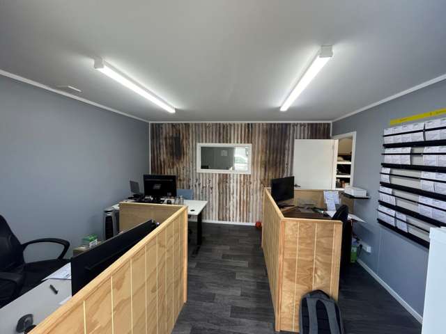 Unit 2, 46 Holden Street Onekawa_1