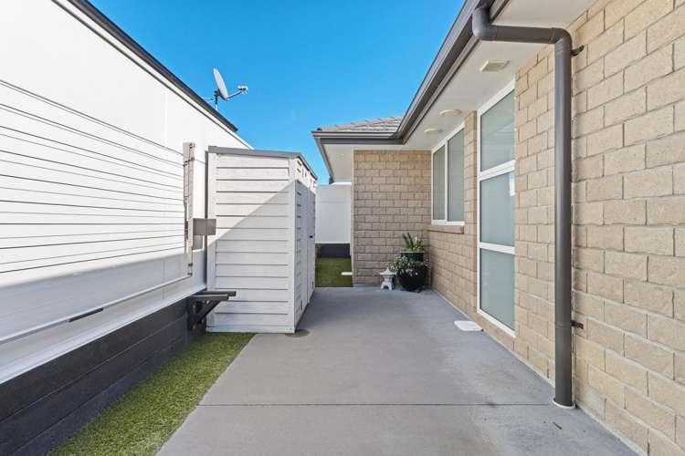 8 Webster Street Westown_23