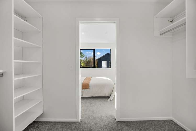 10/12 Marion Street Silverstream_14