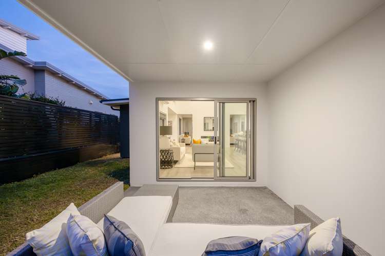 8 Tuatini Place Long Bay_34