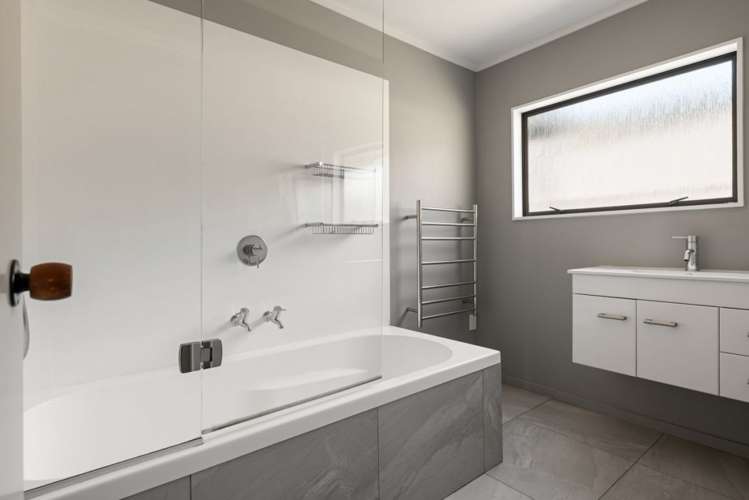 1/8 Waterdale Way The Brook_17