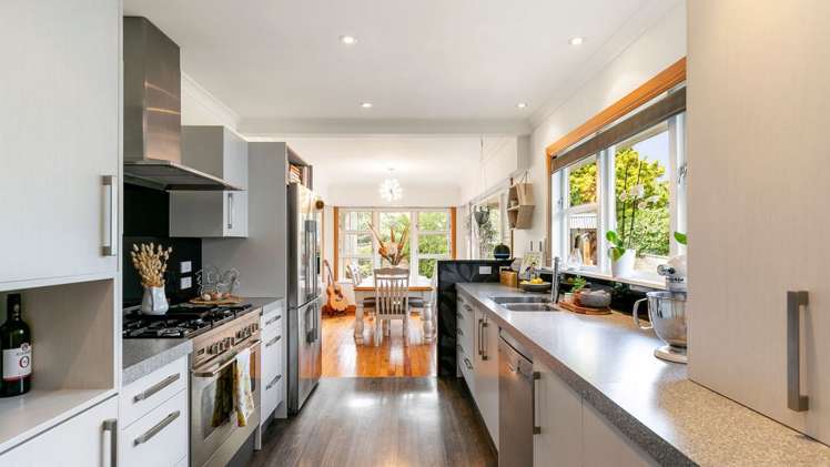 327 Main Road Tawa_22