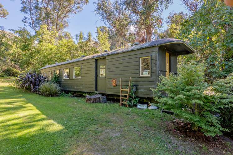 1 Main Road Governors Bay_35