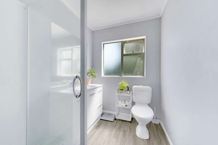 70 Clayton Avenue Otara_11