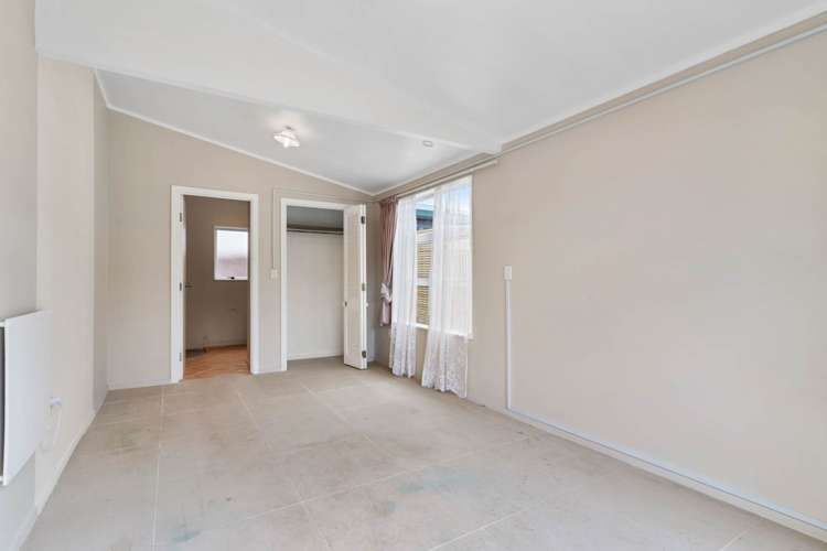 2/52 Waitaki Street Henderson_16