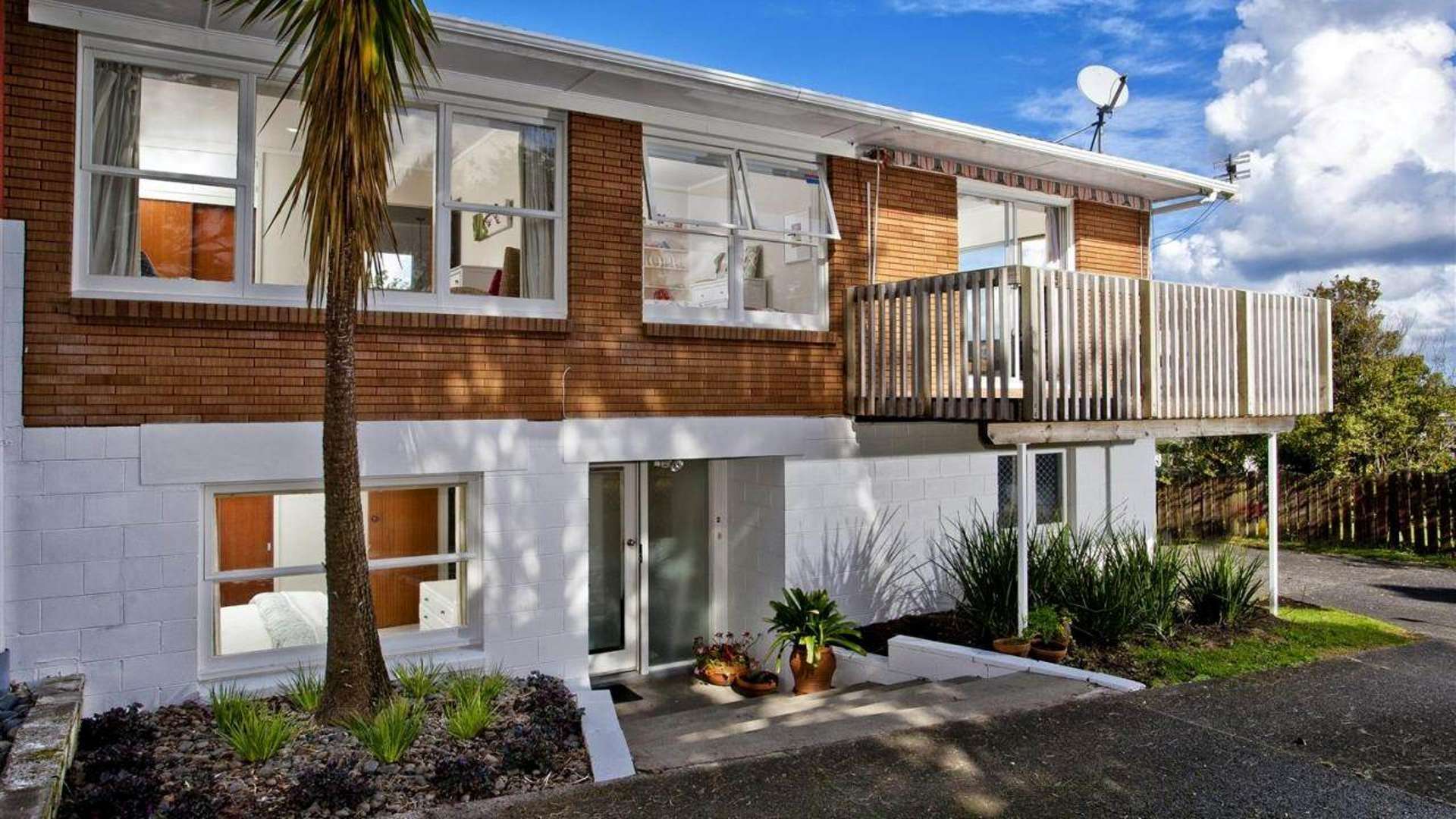 2/240 East Coast Road Forrest Hill_0