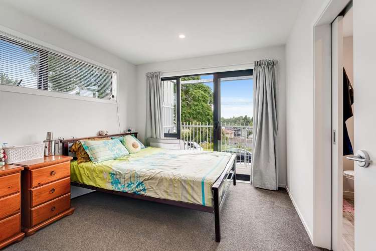 2/7 Dyer Street Whitiora_14